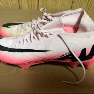 Nike Men's Pink and Black Athletic Cleats